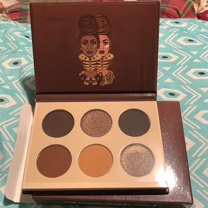 Juvias Chocolate Eyeshadow Palette